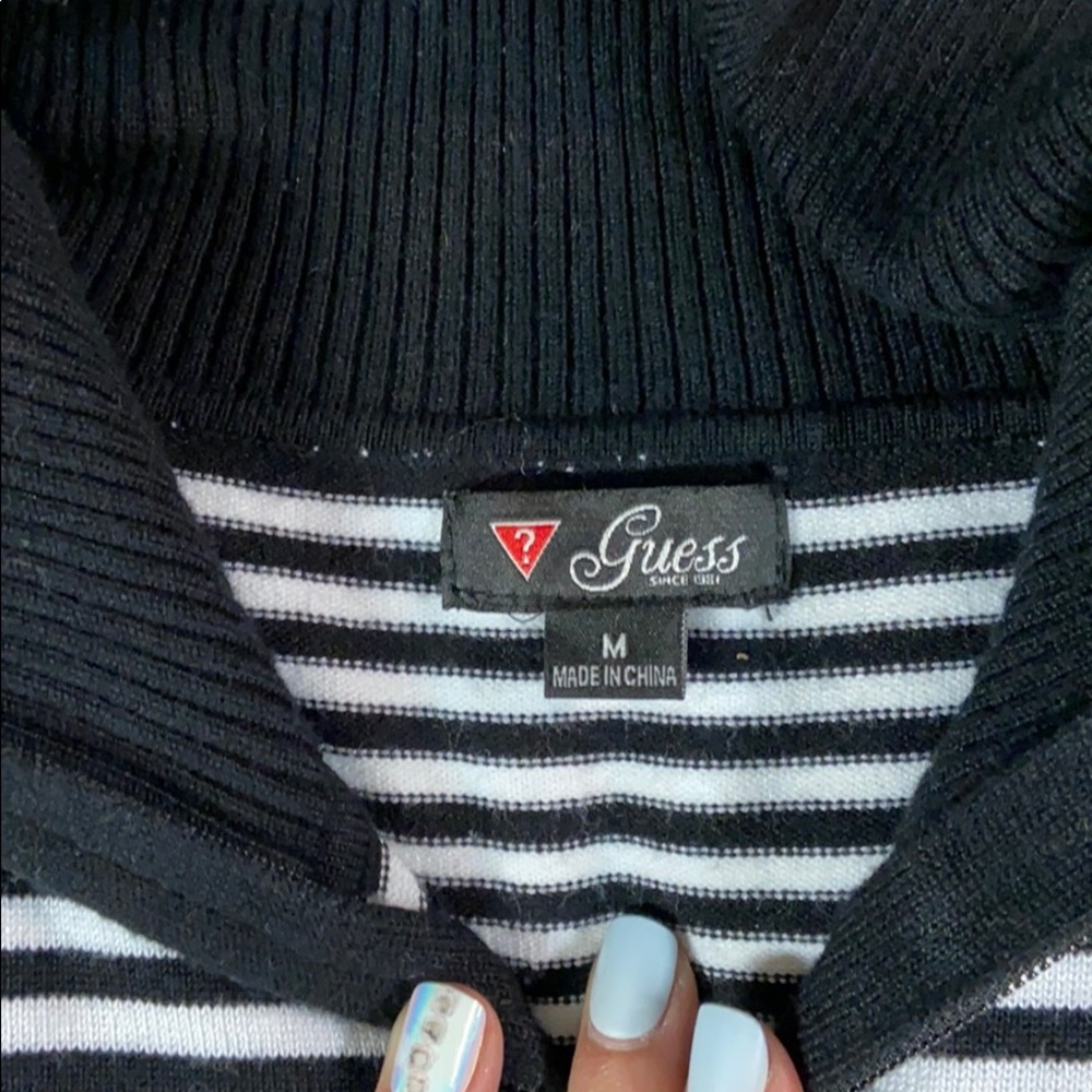 Guess zip up sweater - Picture 3 of 3